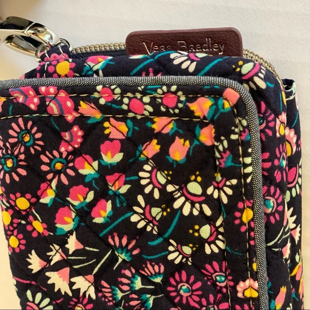 NWT Vera Bradley VBU RFID Compact Crossbody Bag in Petite Garden - Picture 11 of 14